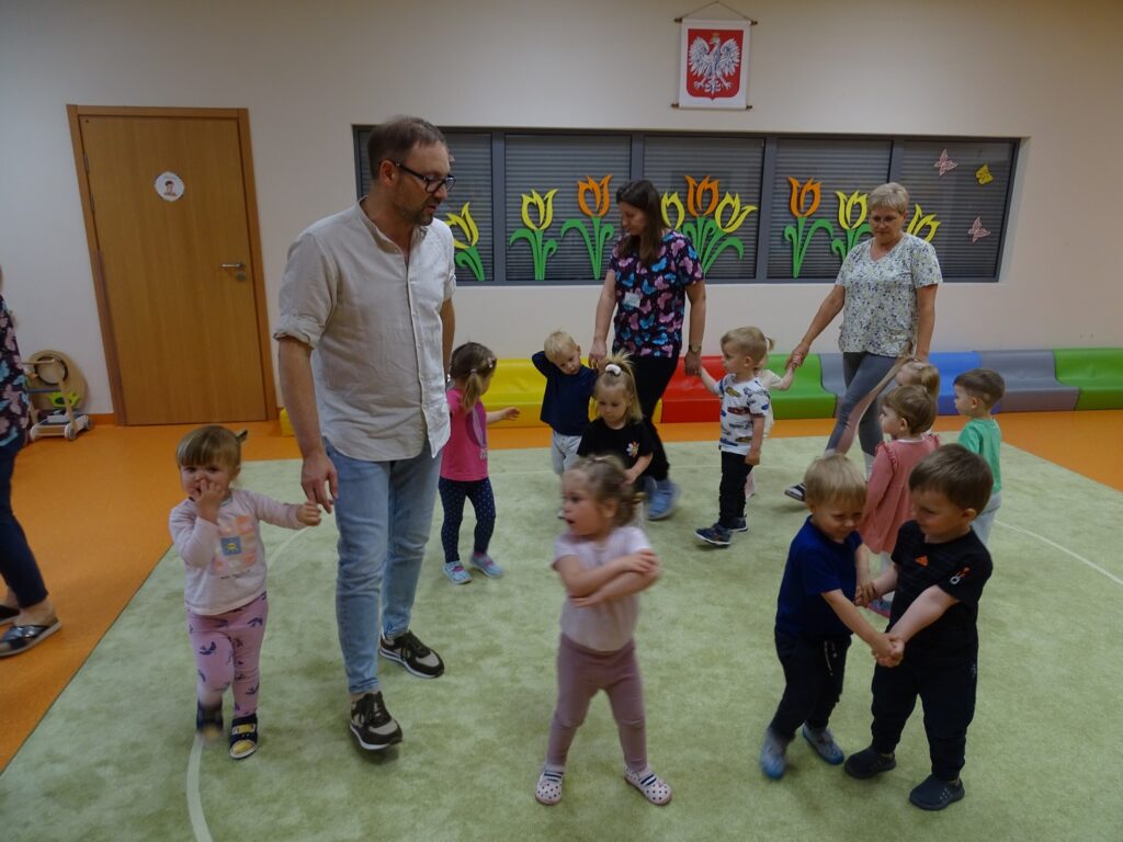 Wspólny taniec na zakończenie