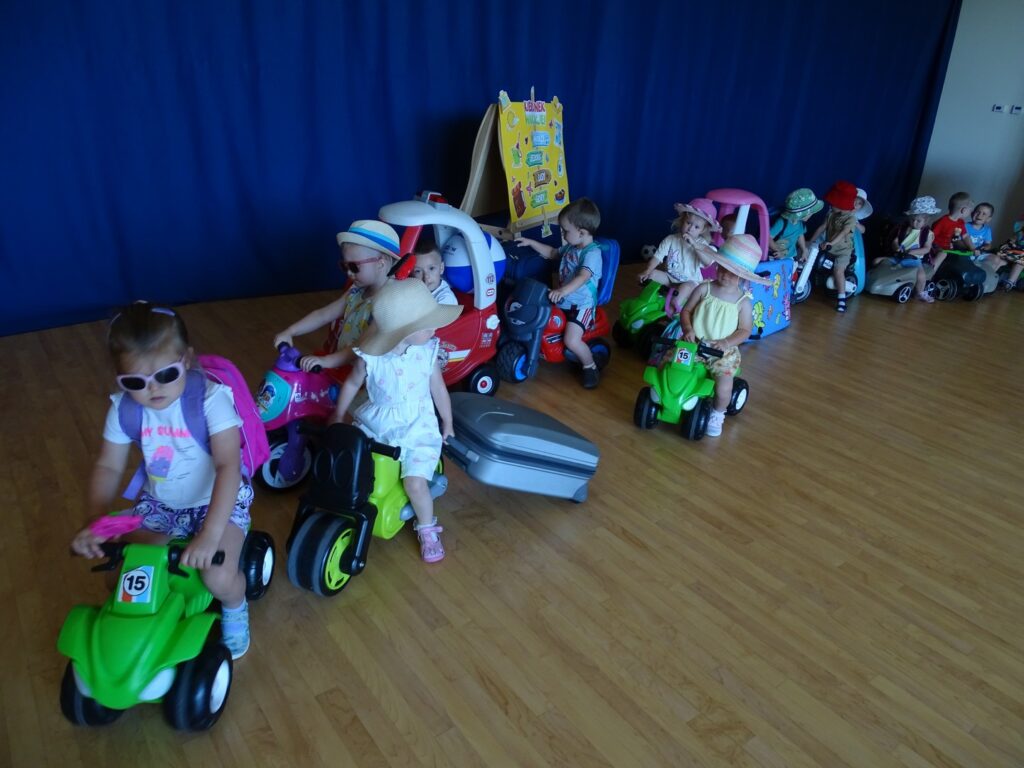 Dzieci jadą na wakacje