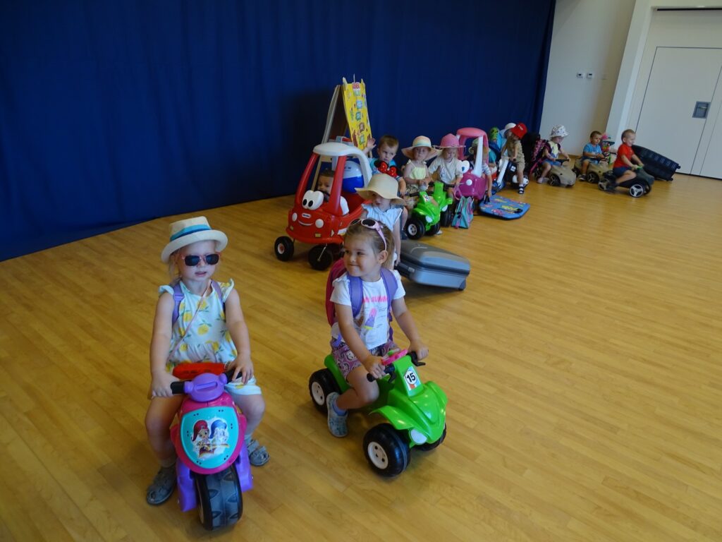 Dziewczynki na motorach