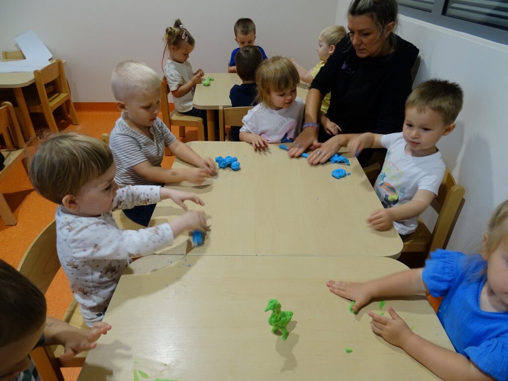 Wspólne lepienie zwierzątek