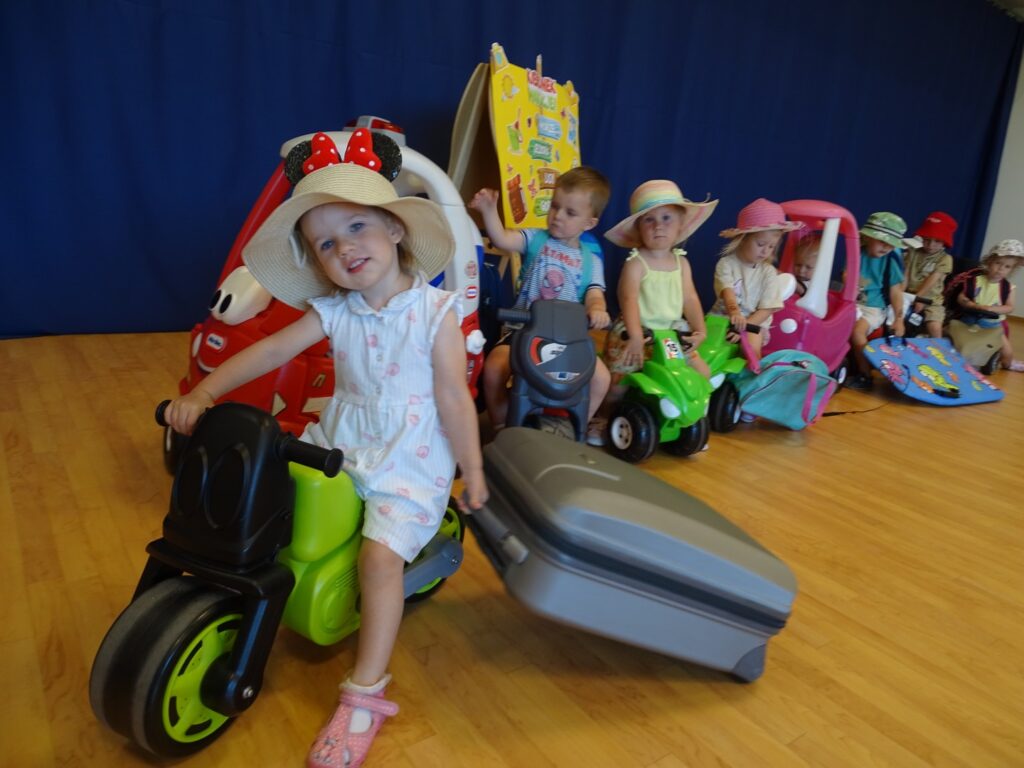 Dziewczynka z walizką