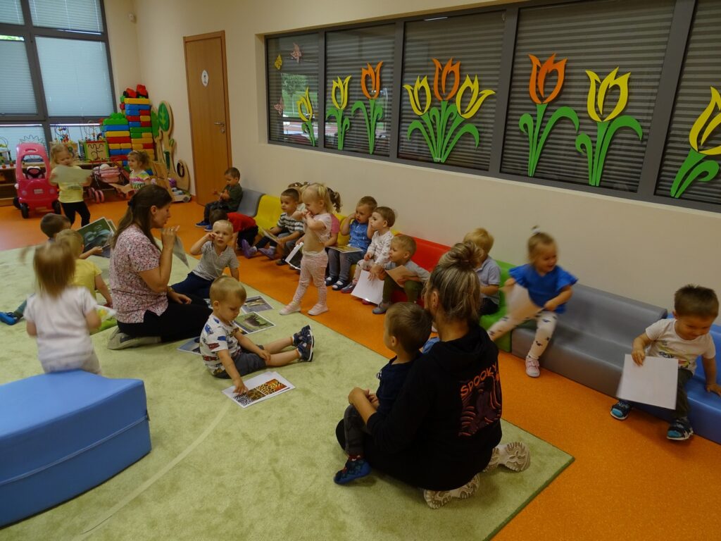 Zajęcia o zwierzątkach na dywanie