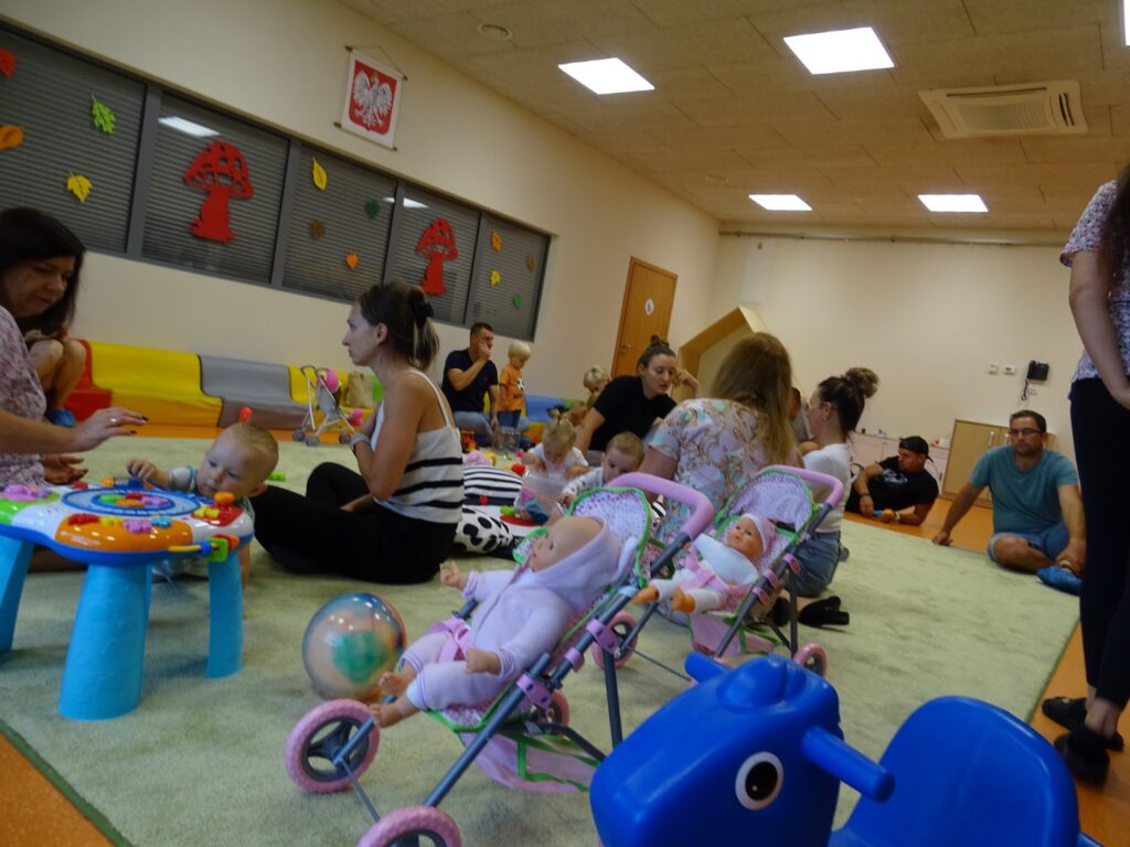Wspólne zabawy na dywanie