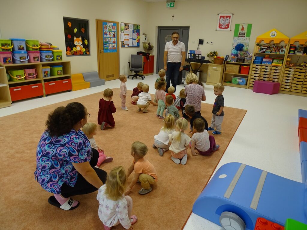 Dzieci kucają