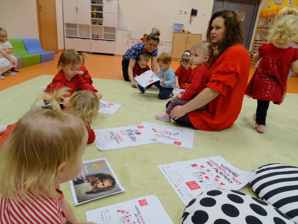 Pani dyrektor i dzieci