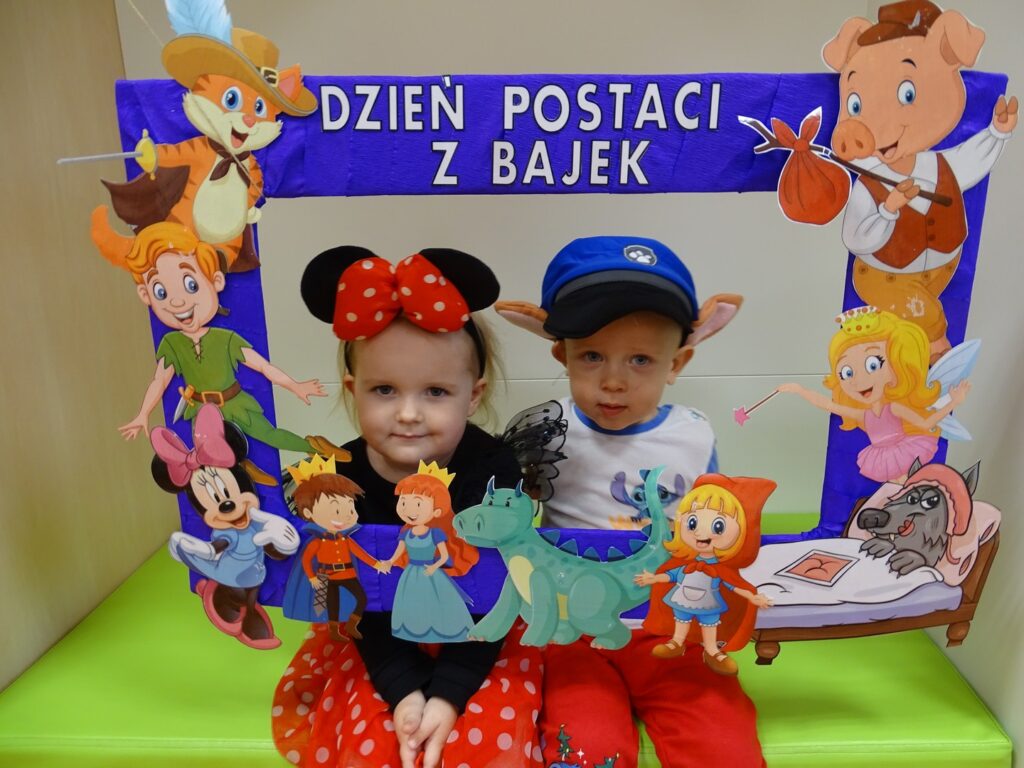 Dziewczynka z chłopcem w fotoramce