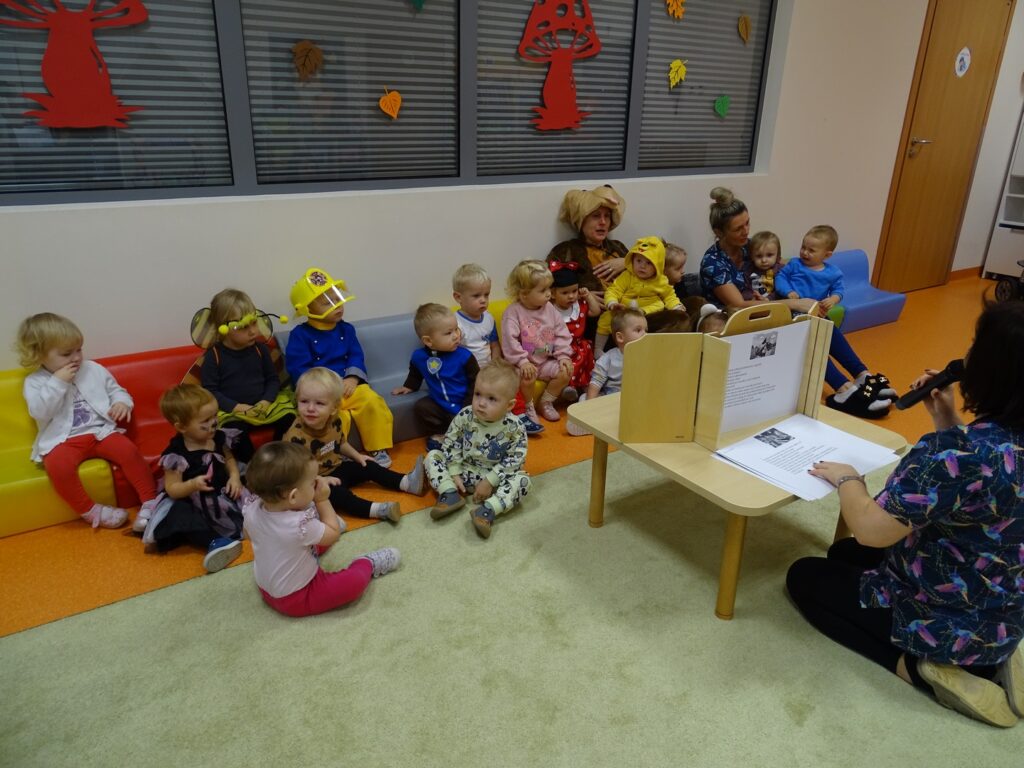 Wszyscy słuchają opowiadania