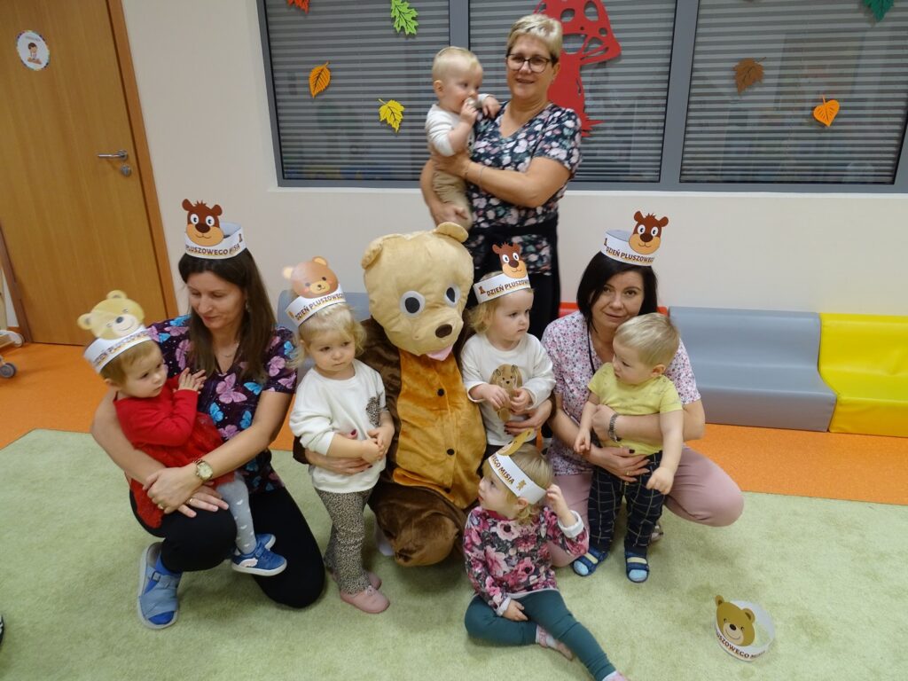 Wspólne zdjęcie z misiem