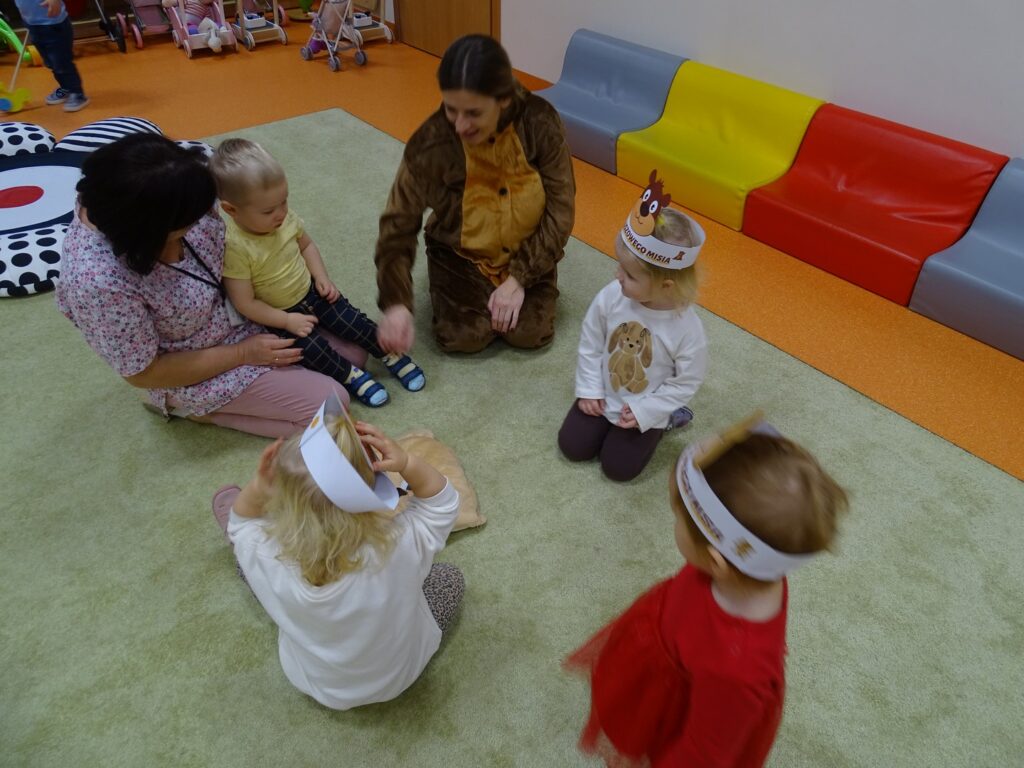 Przywitanie z misiem