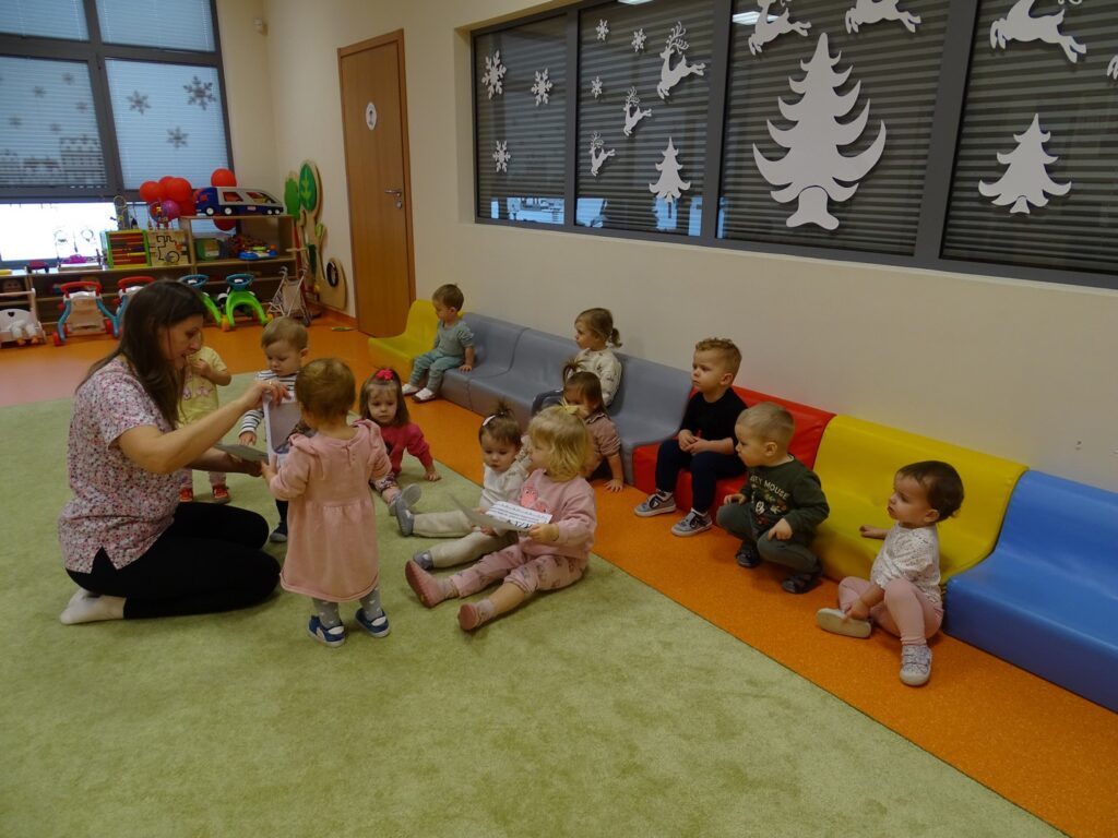 Wspólne zajęcia na dywanie