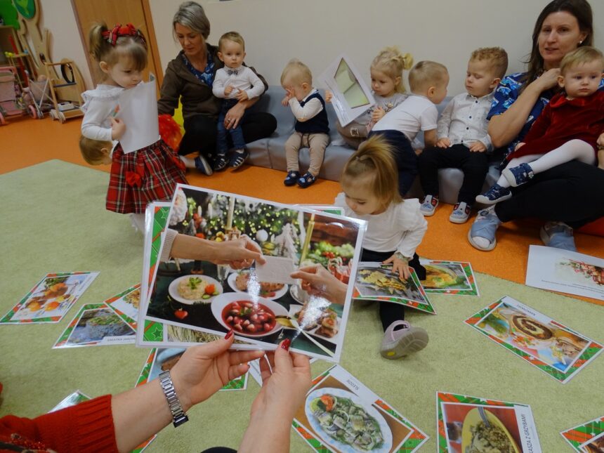 Obrazek wigilijny z opłatkiem