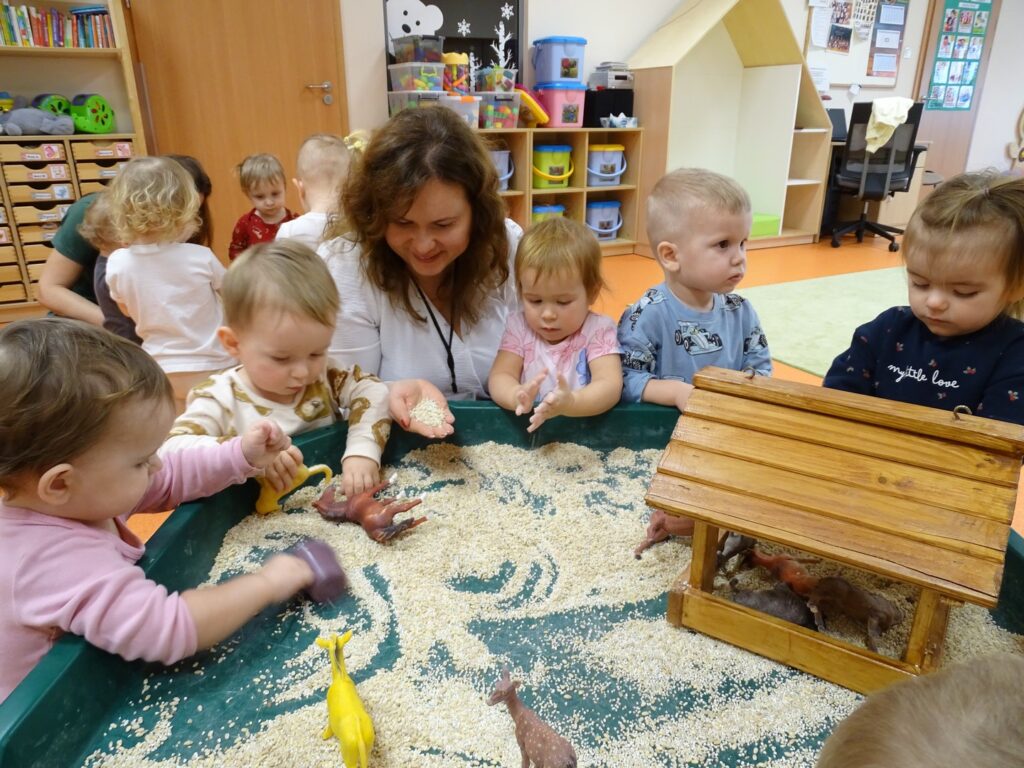 Pani dyrektor i dzieci