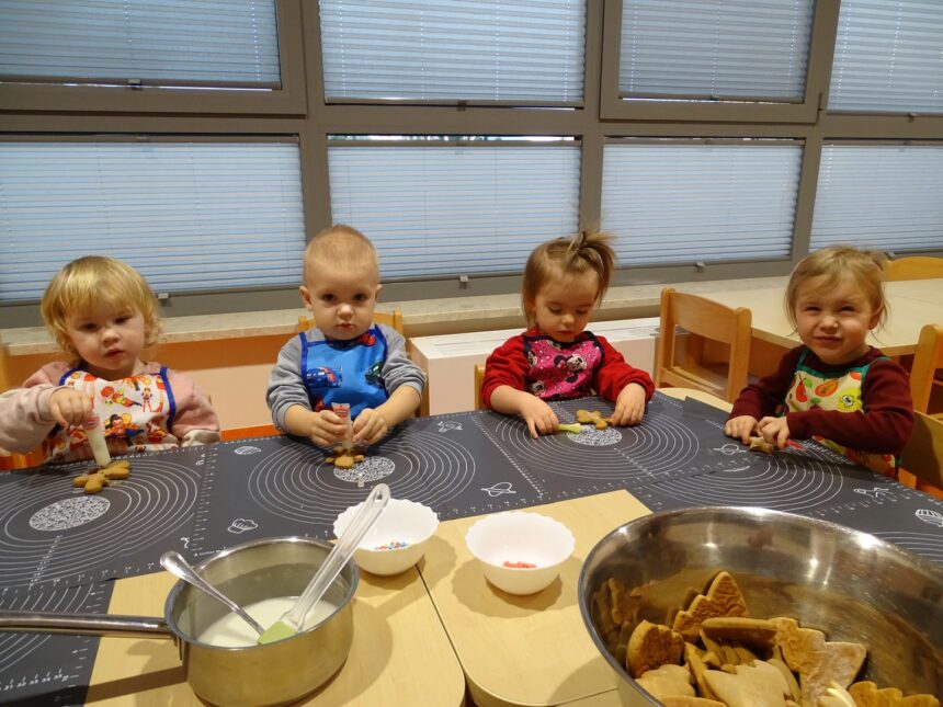 Wspólne dekorowanie pierniczków