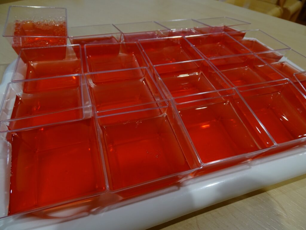 Galaretka w pojemniczkach