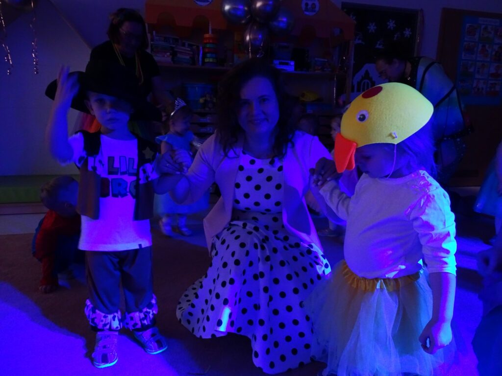 Pani dyrektor i dzieci