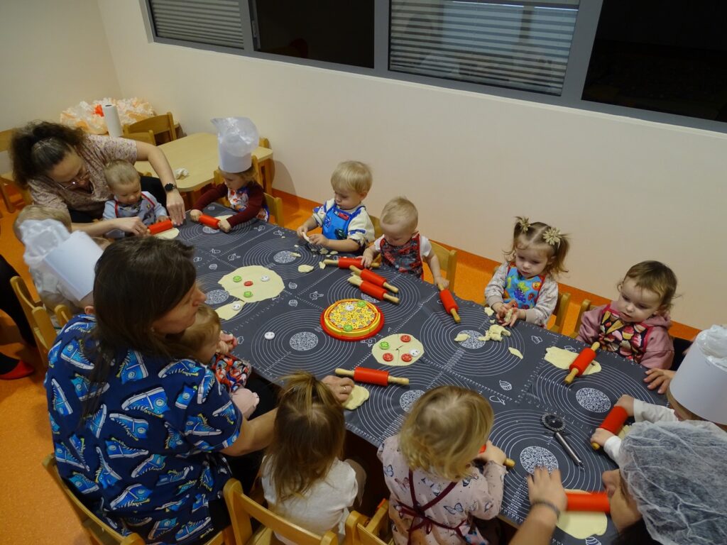 Wspólne robienie pizzy