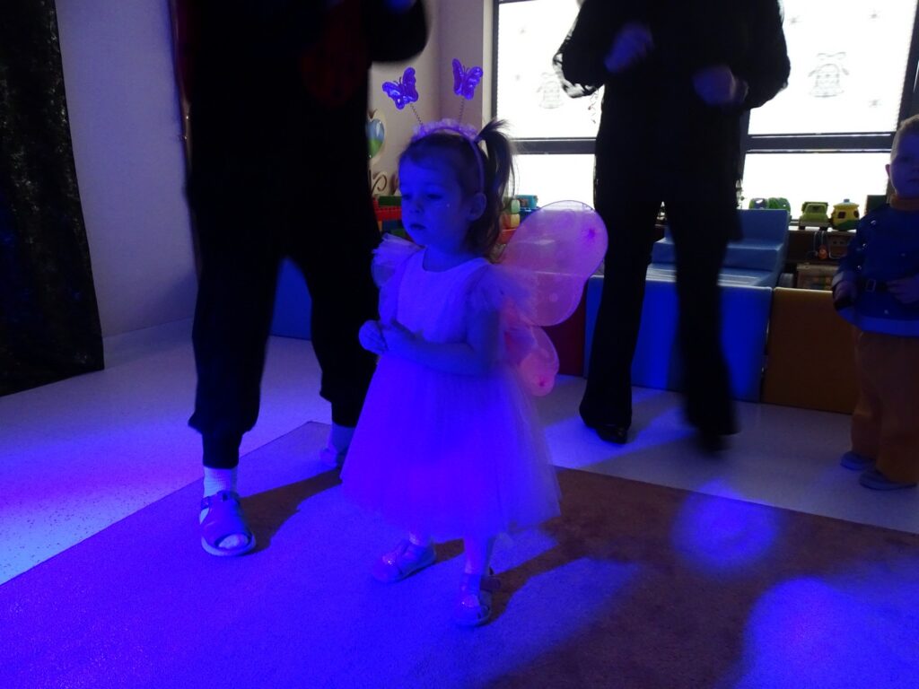 Dziewczynka w przebraniu