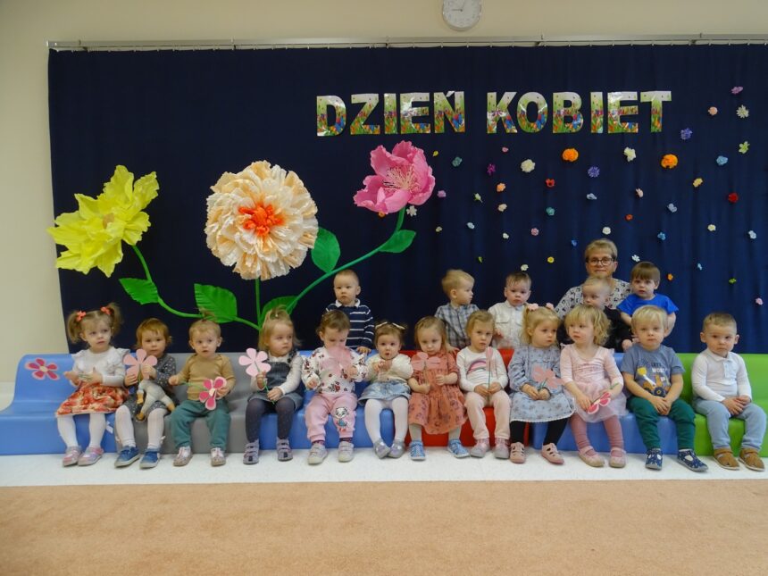 Dzień Kobiet wspólne zdjęcie