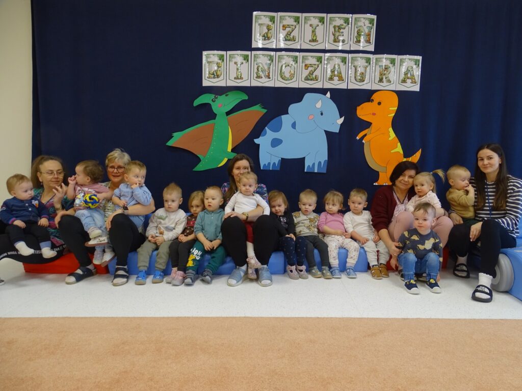 Wspólne zdjęcie na dzień dinozaura