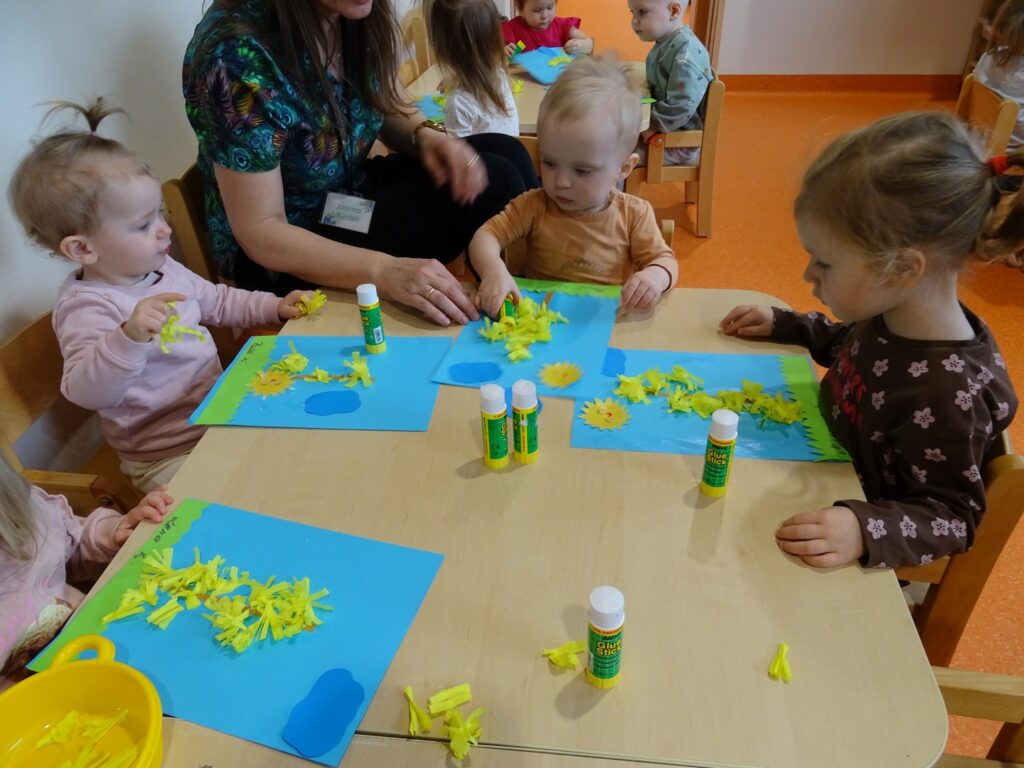 Praca przy stolikach