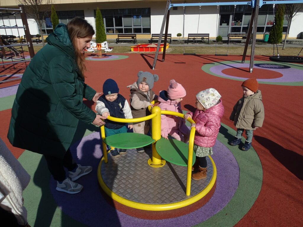 Zabawa na placu zabaw