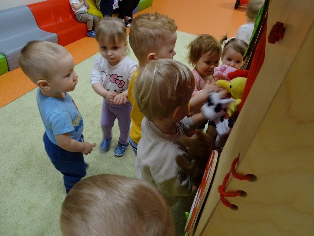 Zabawa z kukiełkami