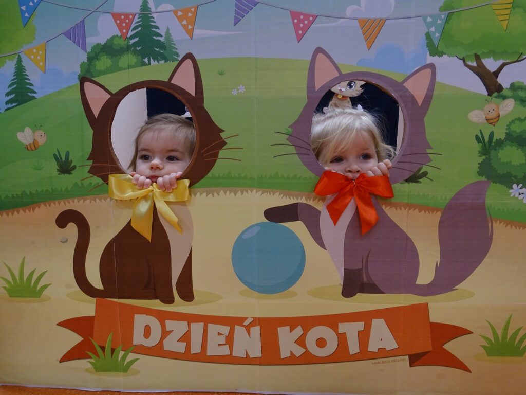 Dziewczynki jako kotki