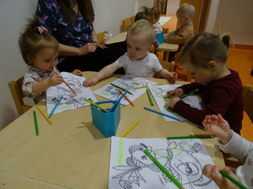 Praca przy stolikach