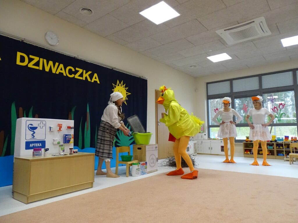 Kaczka Dziwaczka u praczki