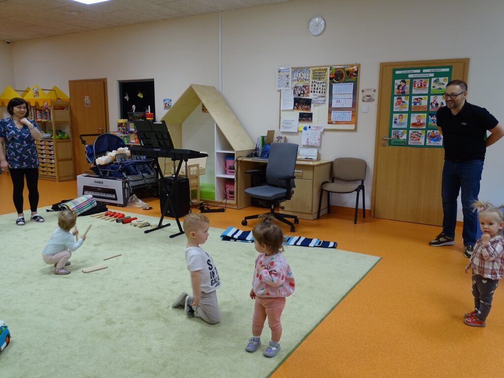 Zabawa i granie na rytmice