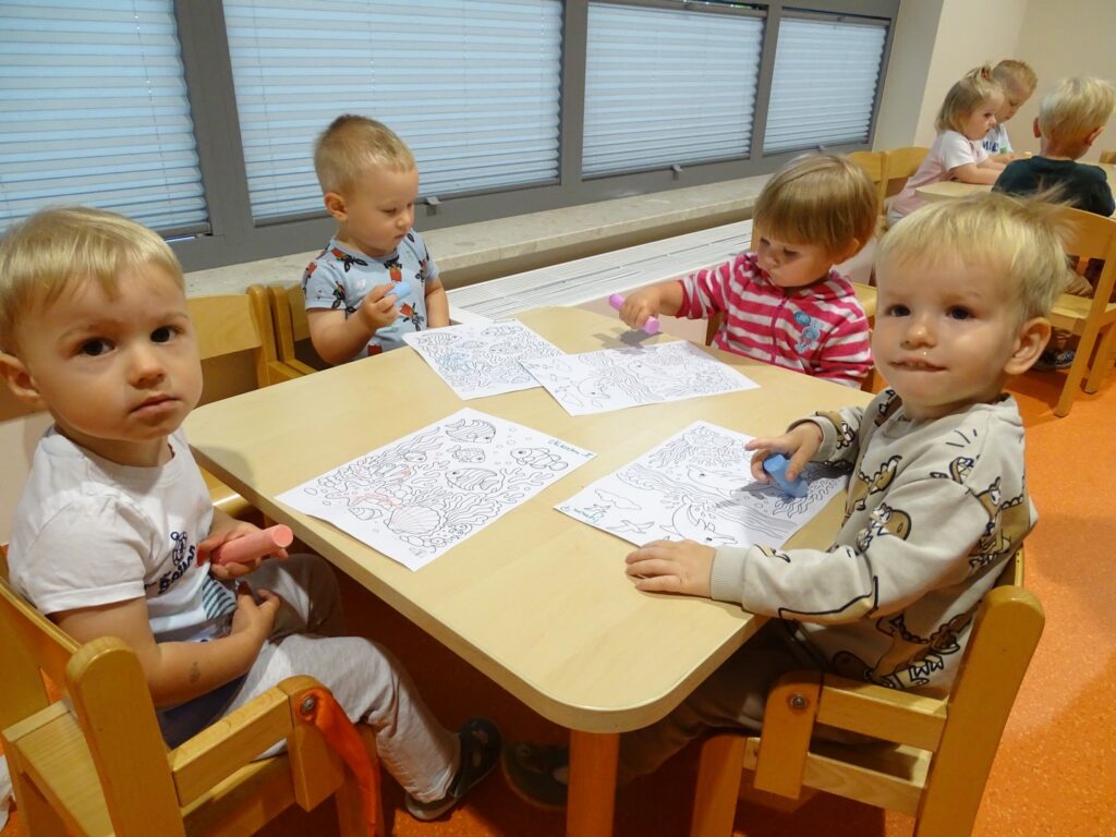 Dzieci malują