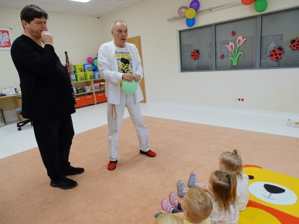 Pan Witek gara na baloniku